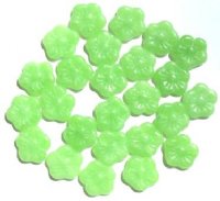 25 15mm Green Marble Flower Beads